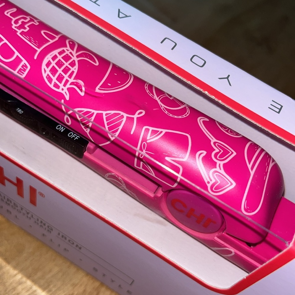 CHI Limited Edition See You At The Beach 1” Ceramic Flat Iron Pink - Picture 6 of 6